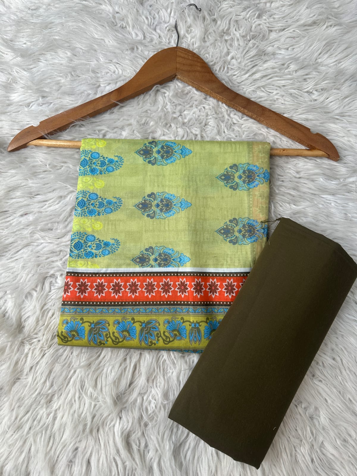 AL117 - Alkaram Printed Lawn 2P