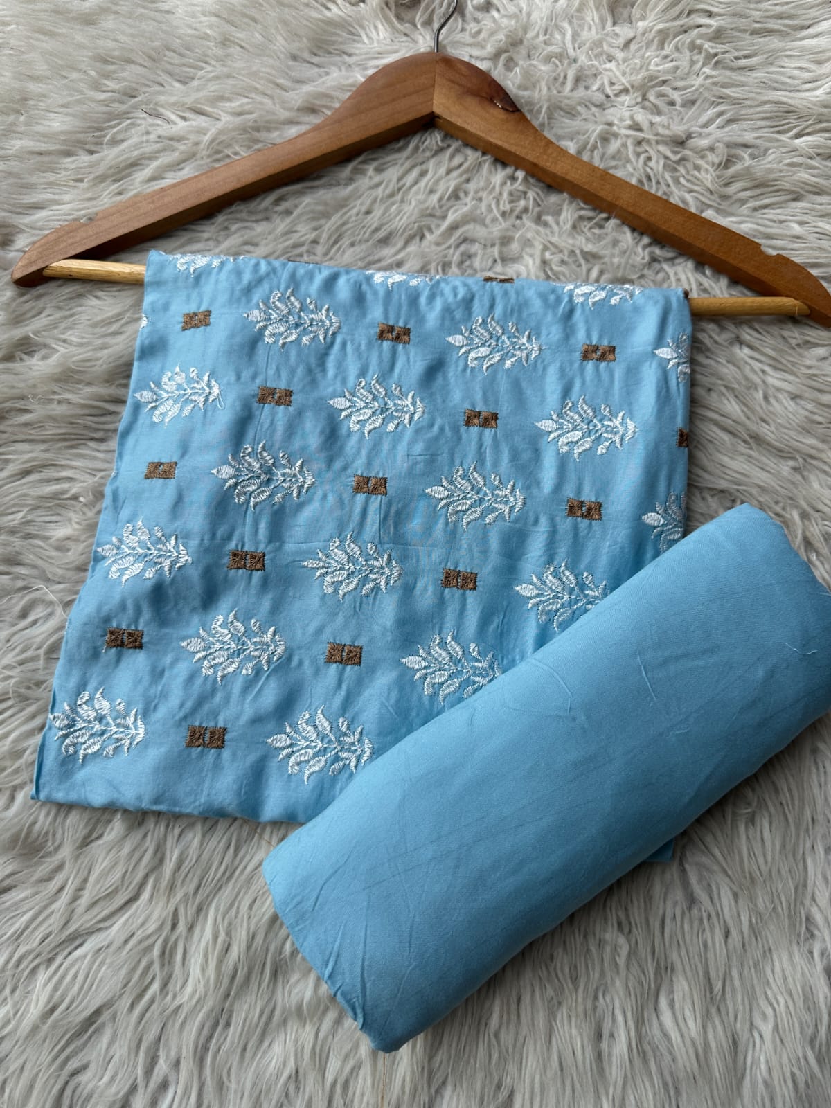 B14 - Bareeze Embroidered Linen 2P