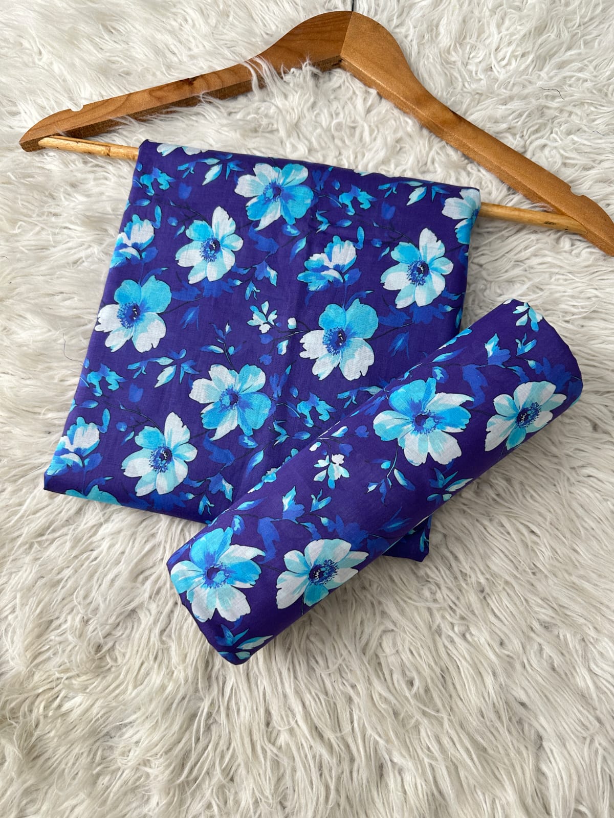 AL99 - Alkaram Printed Lawn 2P