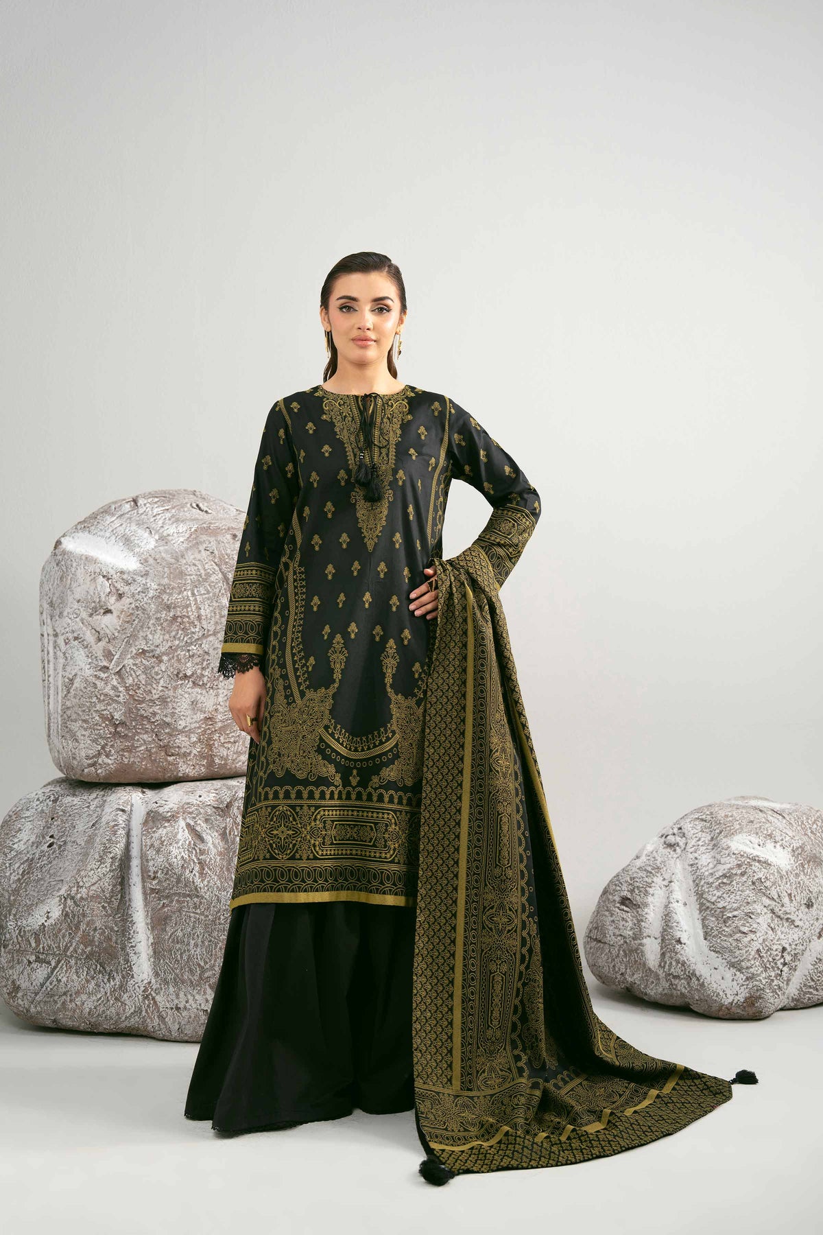 42502039 - Nishat Lawn Jacquard 3P