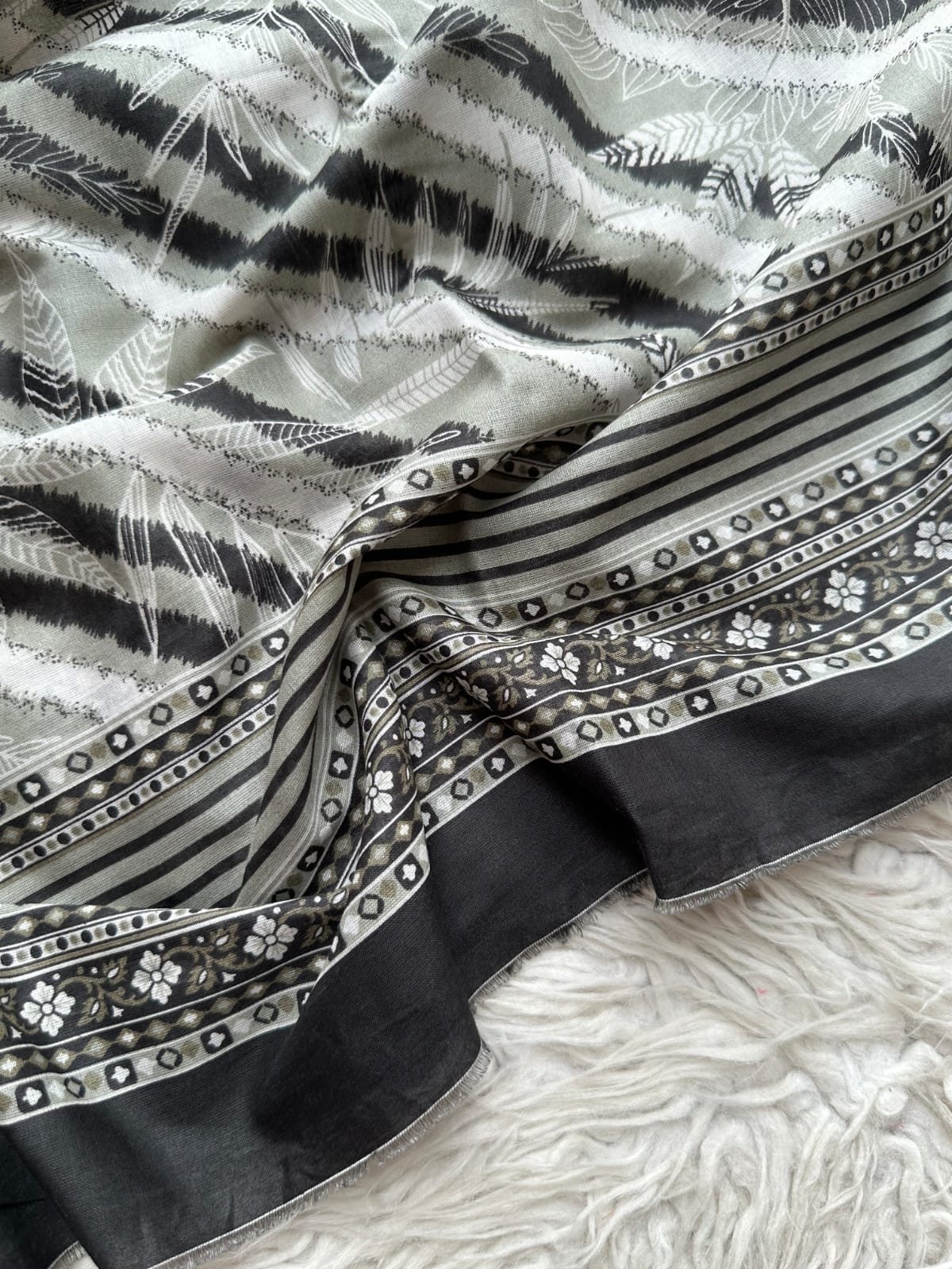 BSN69 - Bin Saeed Unstitched 3 Piece Lawn