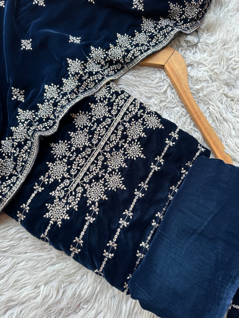 CV11 - Charizma Velvet Embroidered 3P