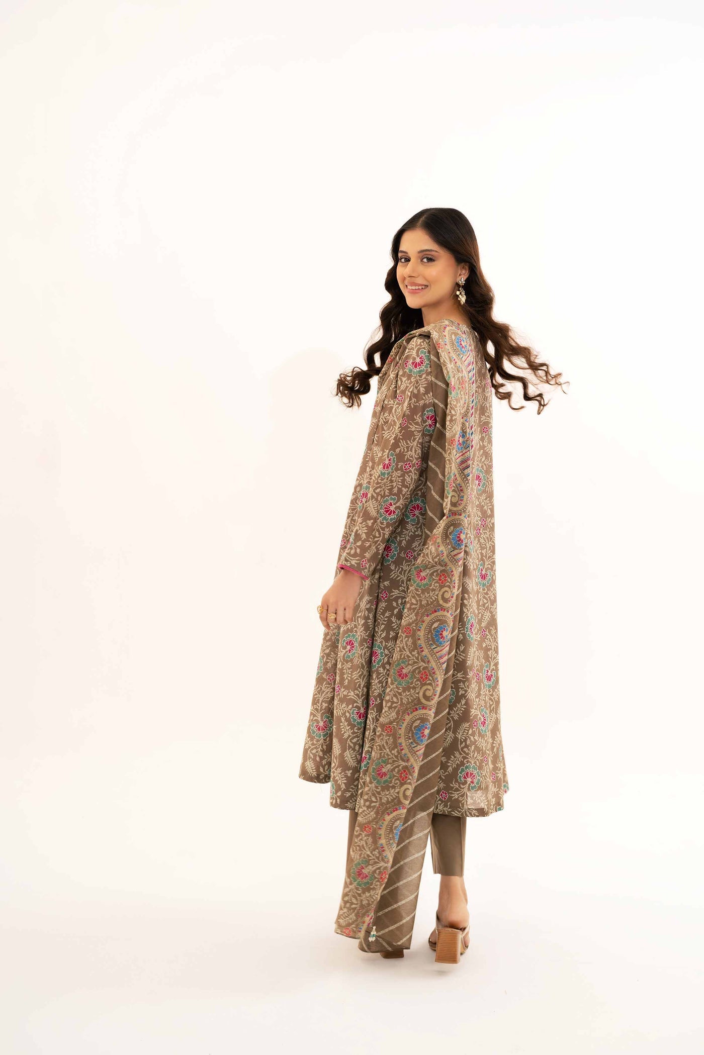 420186 - Nishat Printed Lawn 3P