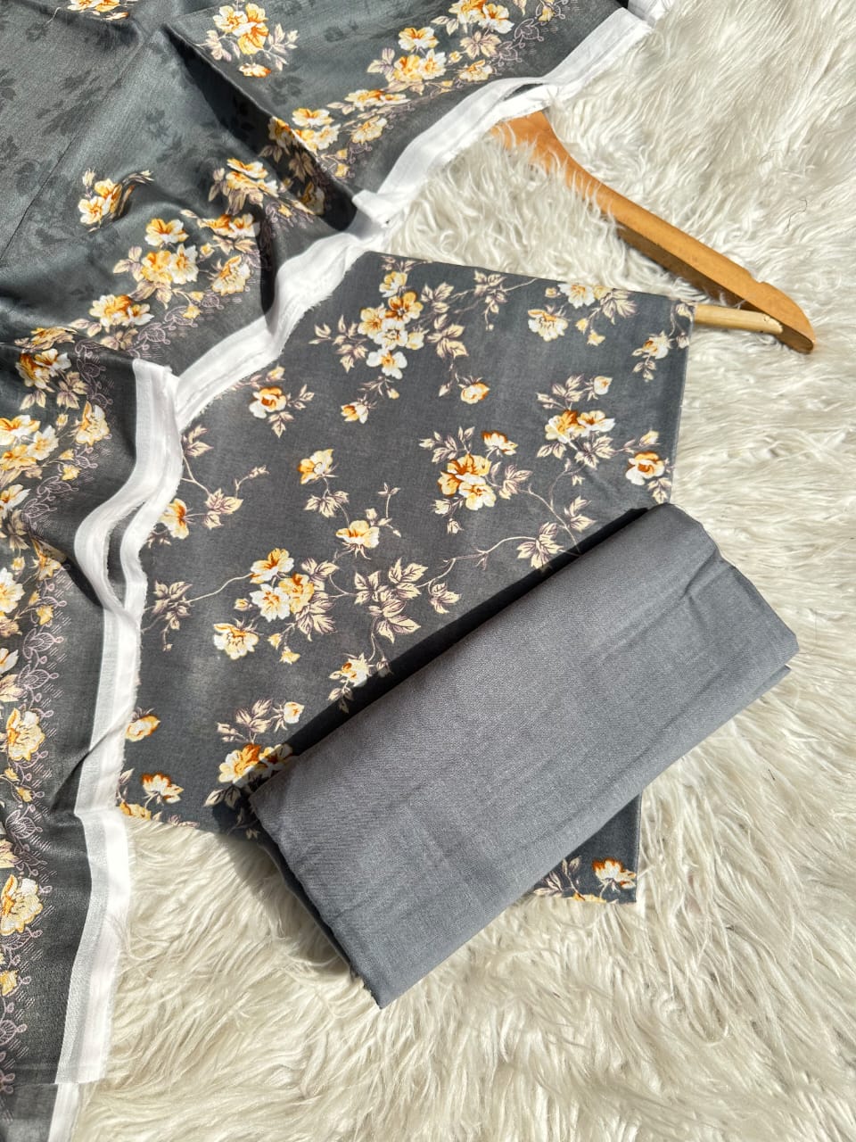 MD11 - Premium Lawn Printed 3P