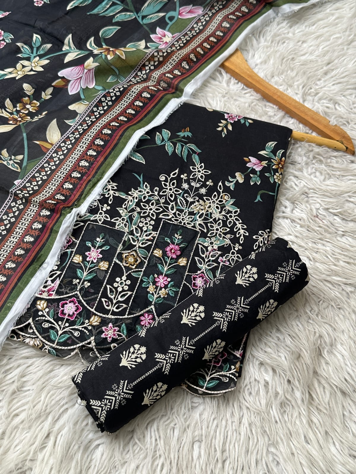 MC1 - Mico Embroidered Lawn 3P