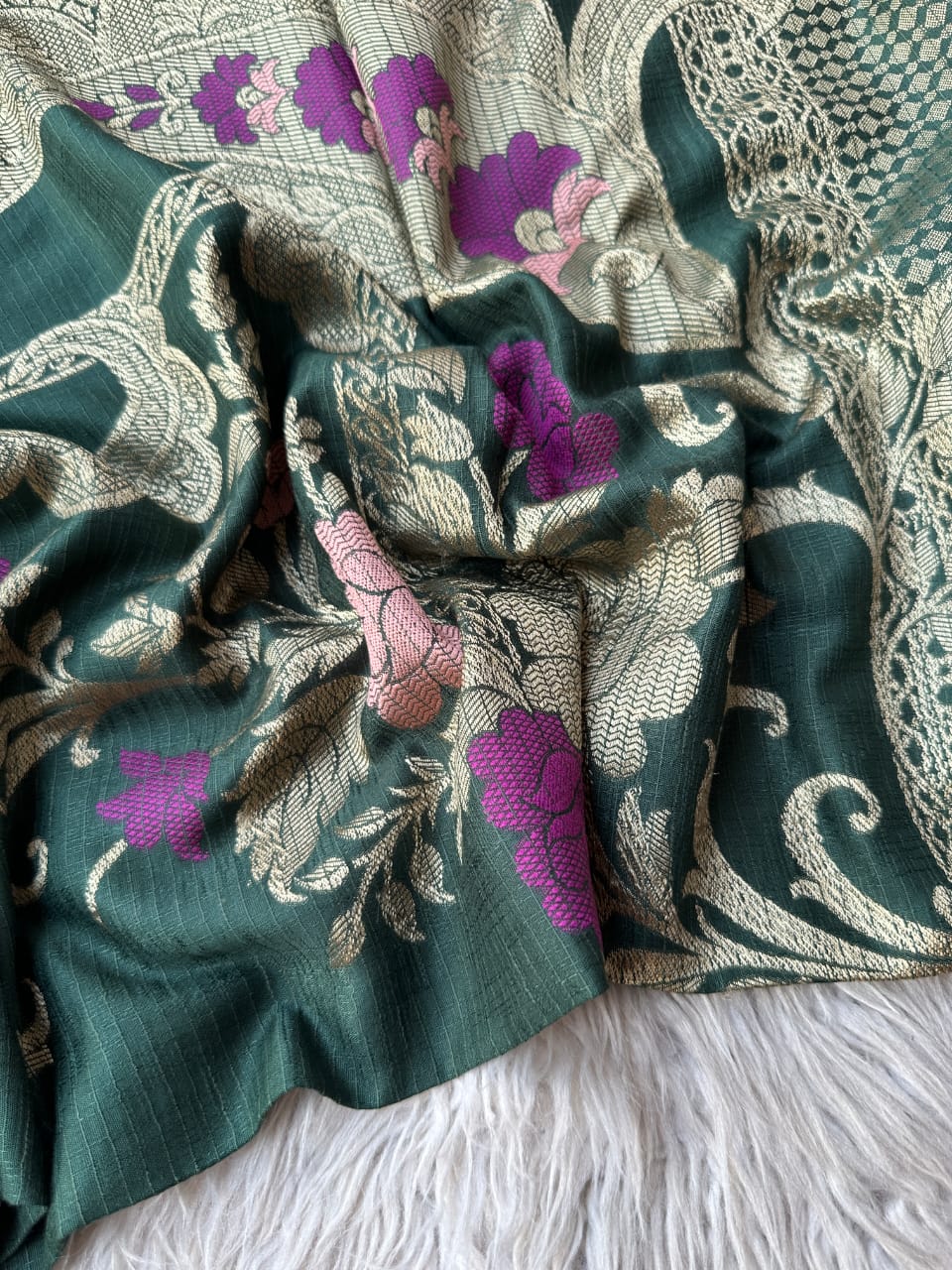 RM32 - Gul Ahmed Unstitched Doriya Jacquard 3P
