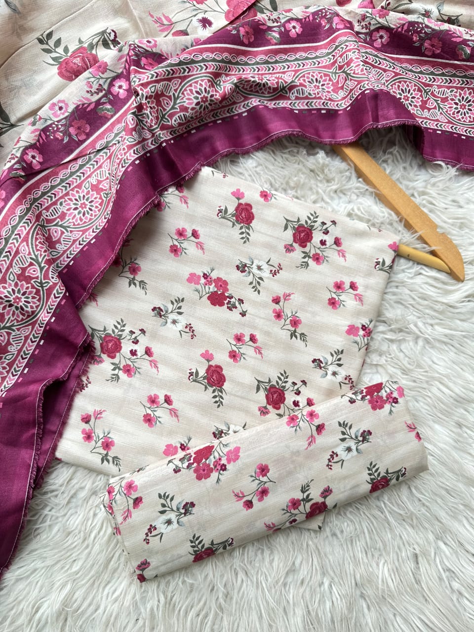 BSN30 - Bin Saeed Unstitched 3 Piece Lawn