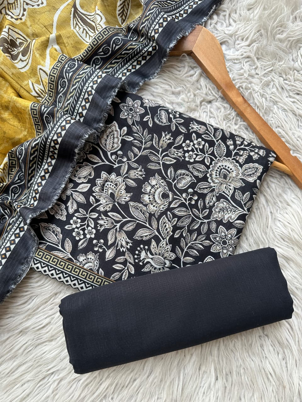 BSK7 - Bin Saeed Unstitched 3 Piece Khaddar