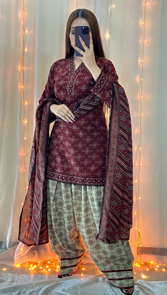 BSN21 - Bin Saeed Unstitched 3 Piece Lawn