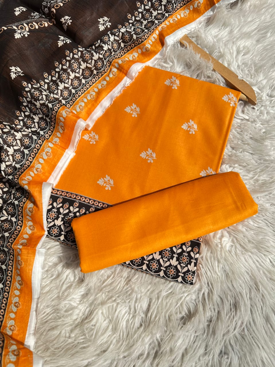 MD9 - Premium Lawn Printed 3P