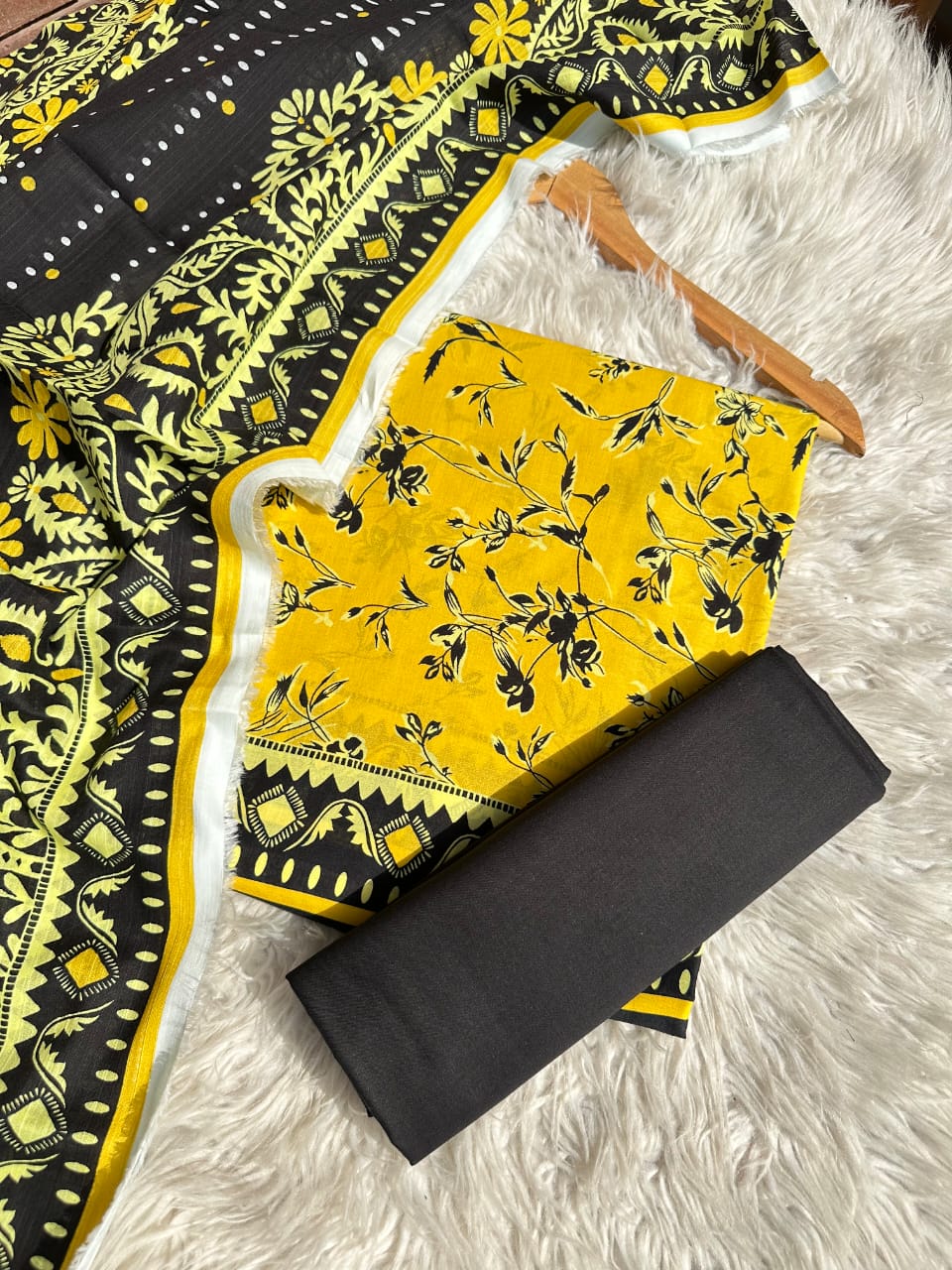 MD12 - Premium Lawn Printed 3P