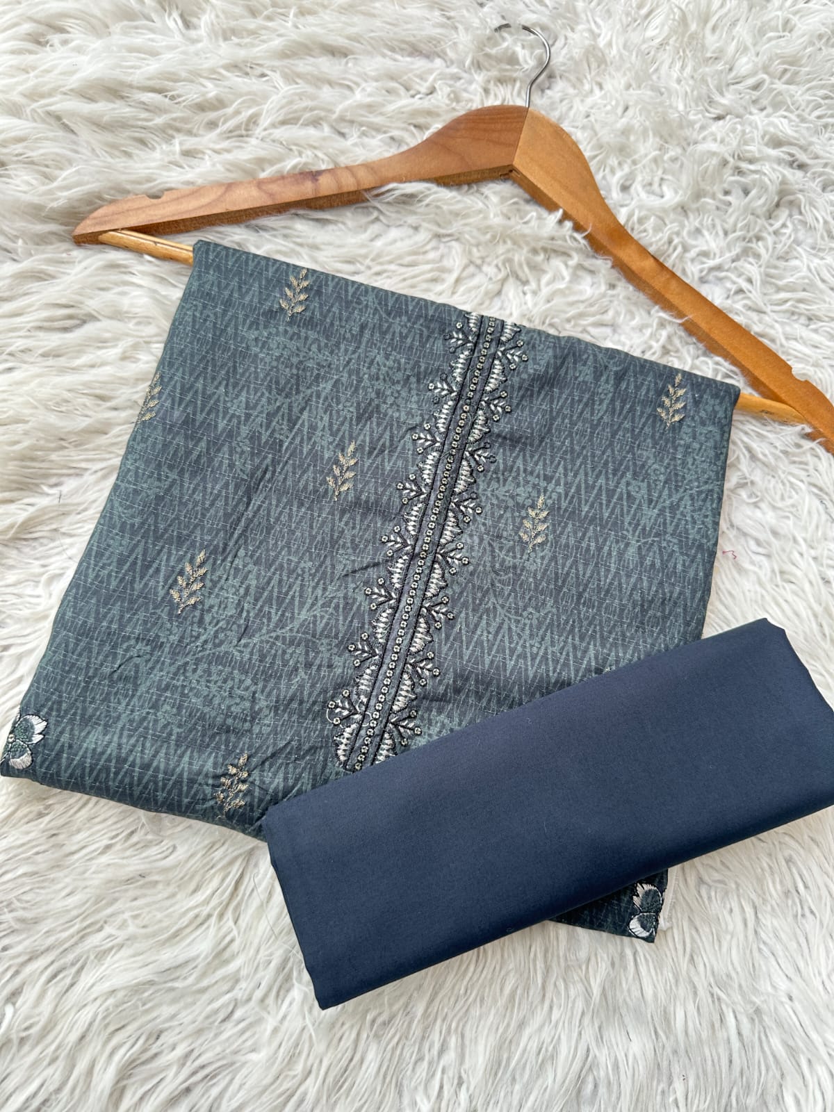 NR4 - Nureh Lawn Embroidered 2P