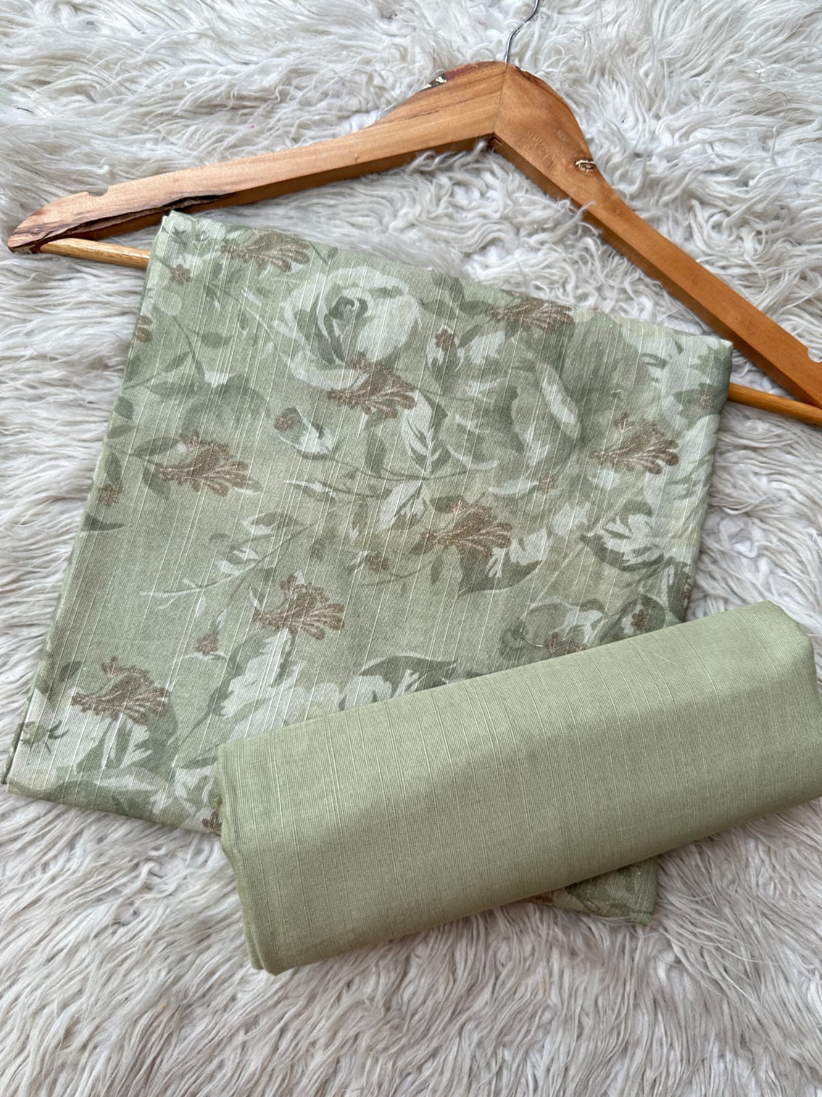 NL2 - Nishat Printed Khaddar 2P