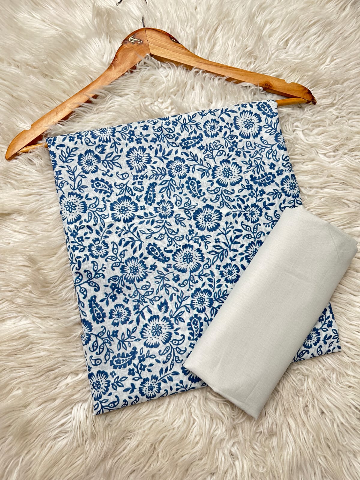 S09 - Cross Stitch Unstitched Lawn 2P