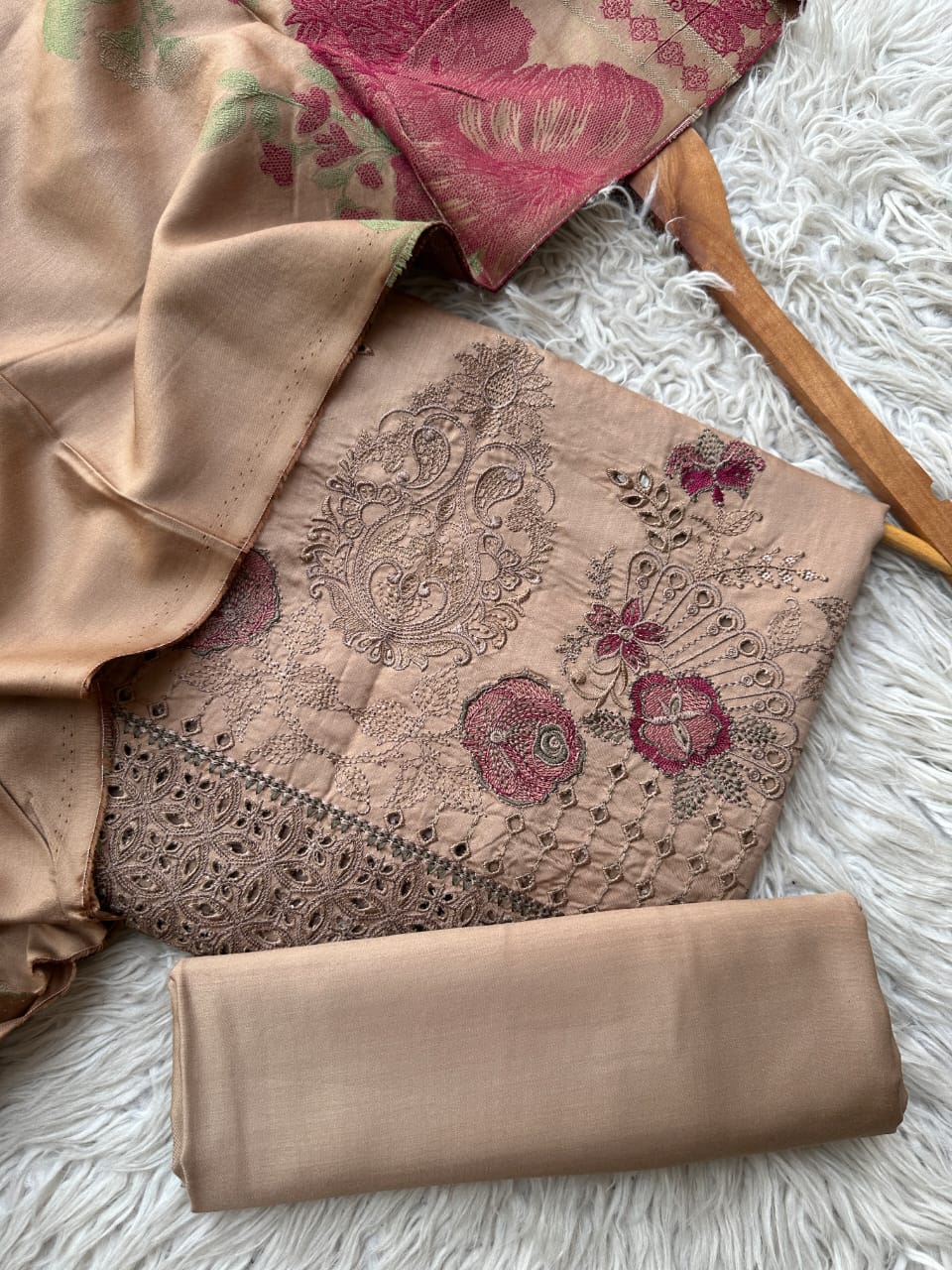 NU5 - Nureh Unstitched Embroidered Jacqaurd 3P