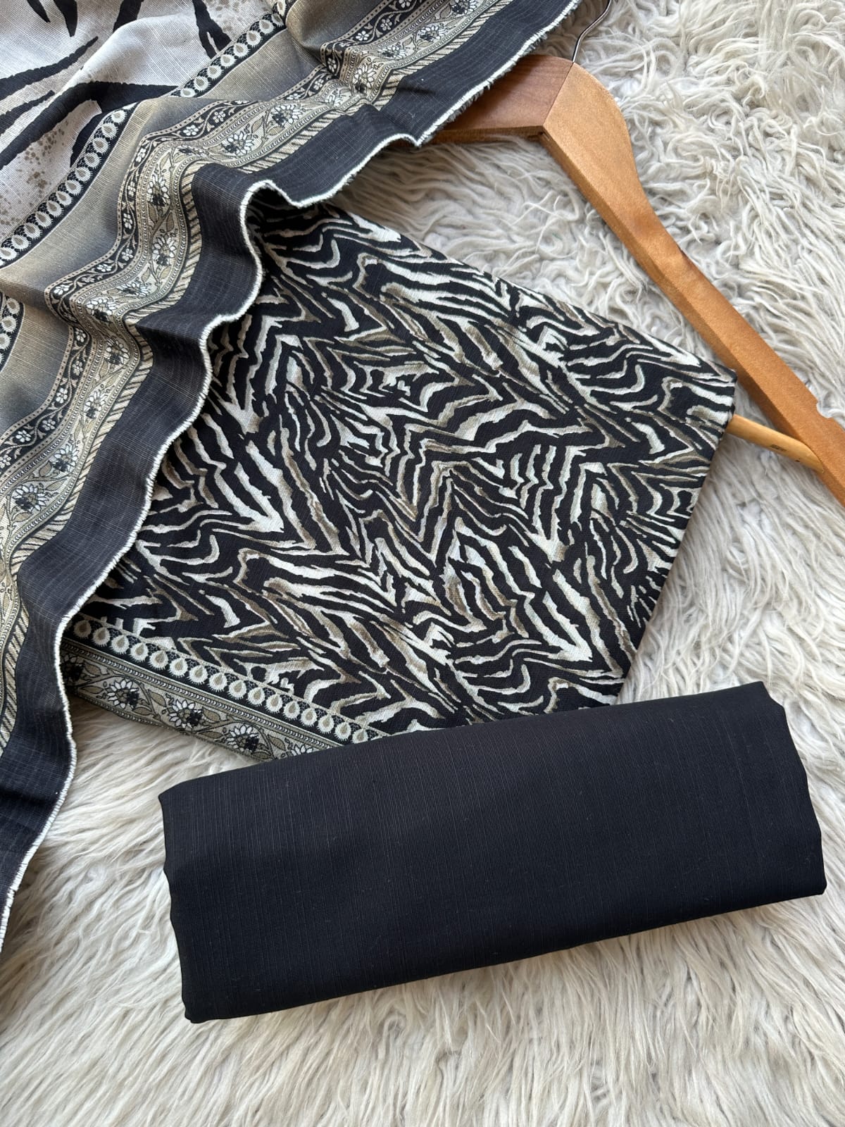 BSK26 - Bin Saeed Unstitched 3 Piece Khaddar