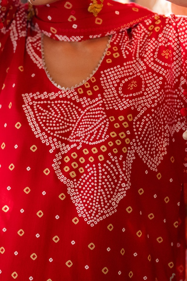 CL115 - Gul Ahmed Unstitched Lawn Printed 3P