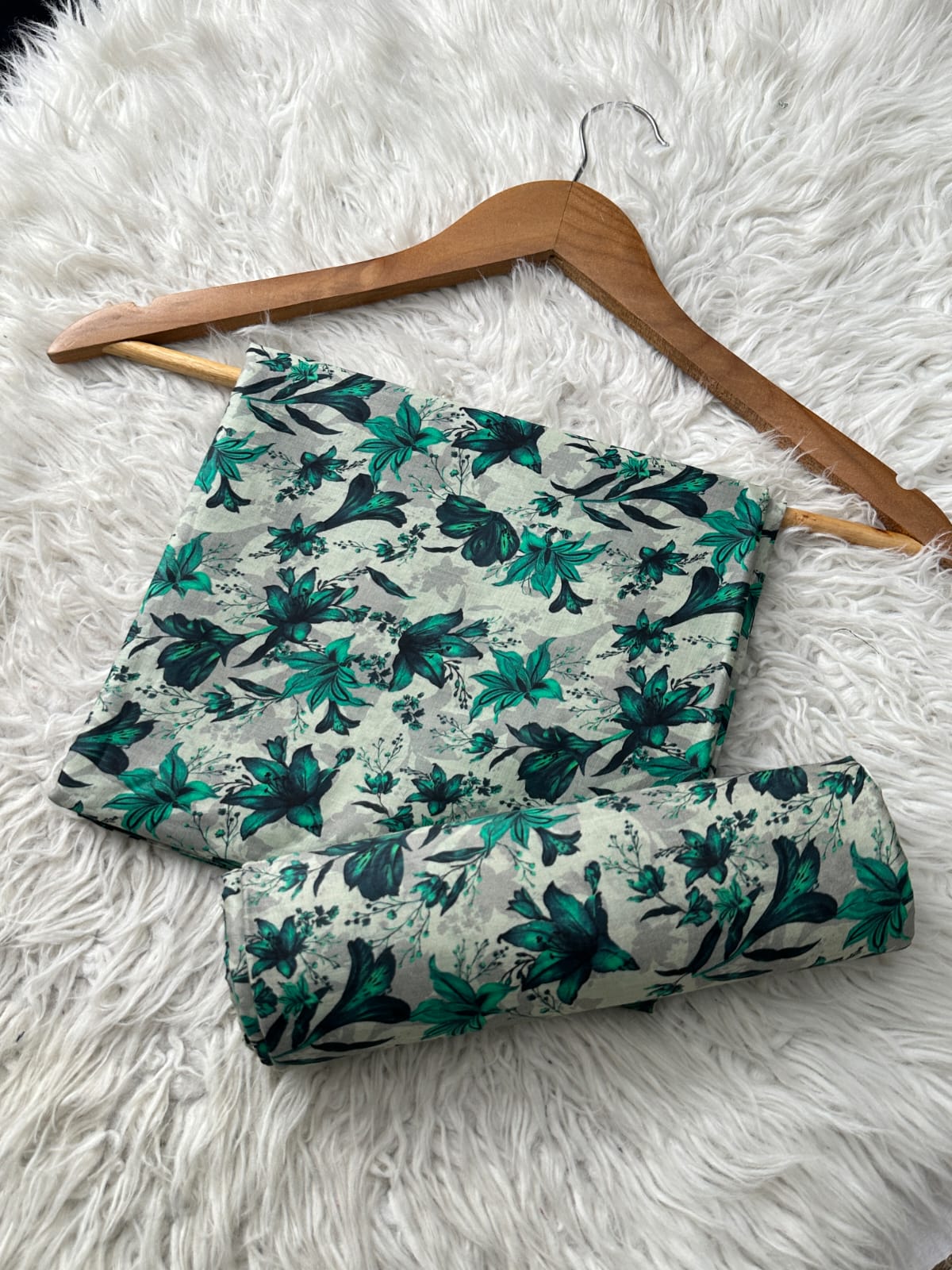 AL93 - Alkaram Printed Lawn 2P