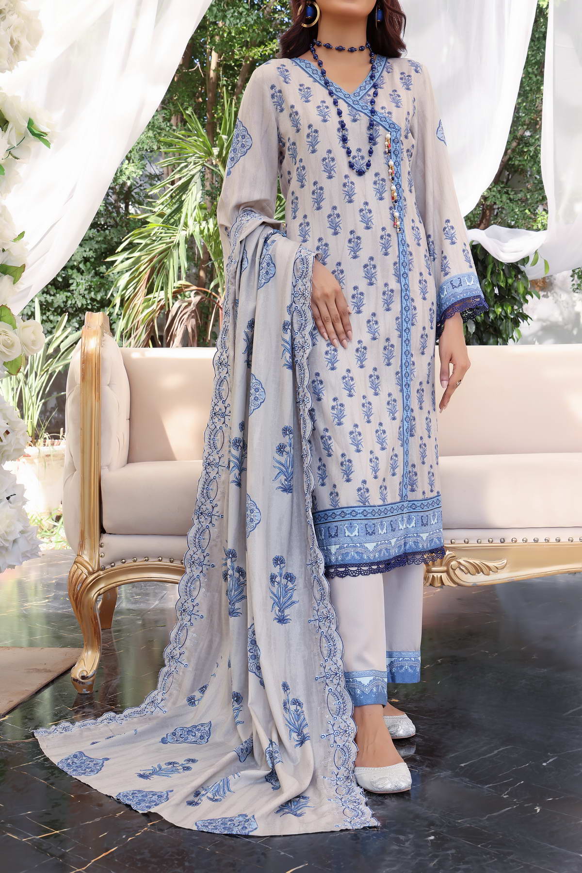 Mariyah Karandi Emb Dupatta D-01