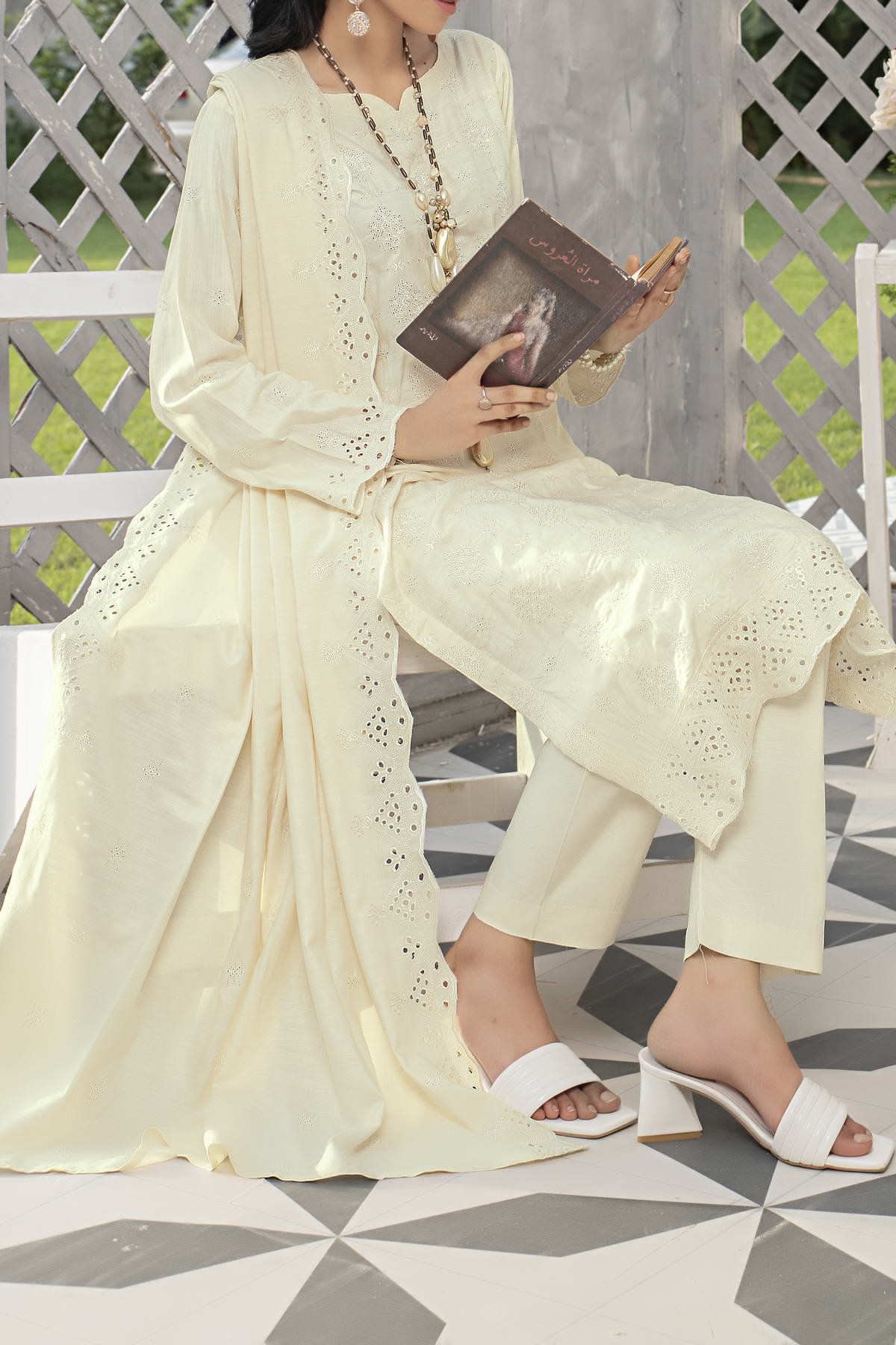 Muntaha Bareeze Linen D-10